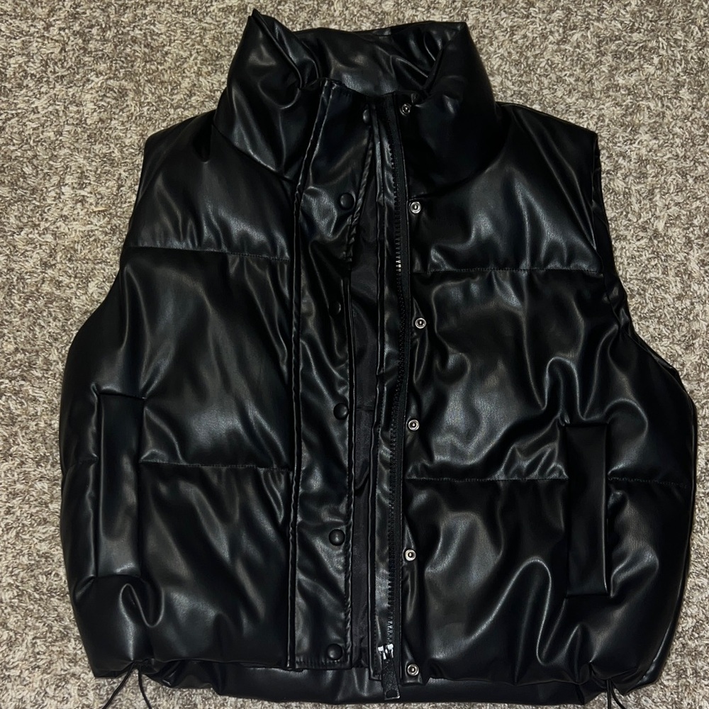 SHEIN Black Puffer Vest - Picture 11 of 11